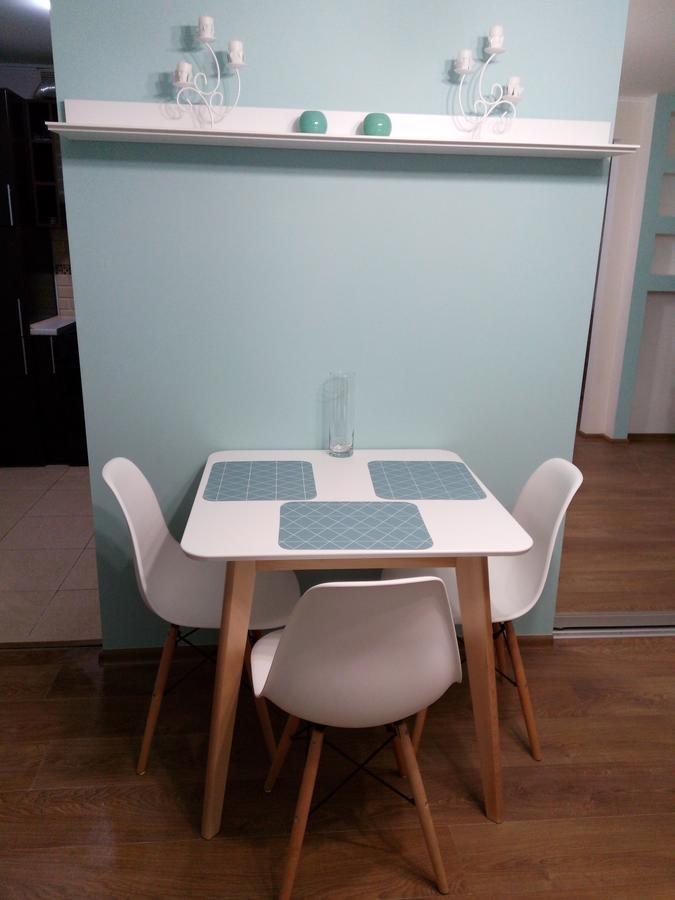 Two-Bedroom Apartment In The Center Khmelʼnytsʼkyy Esterno foto